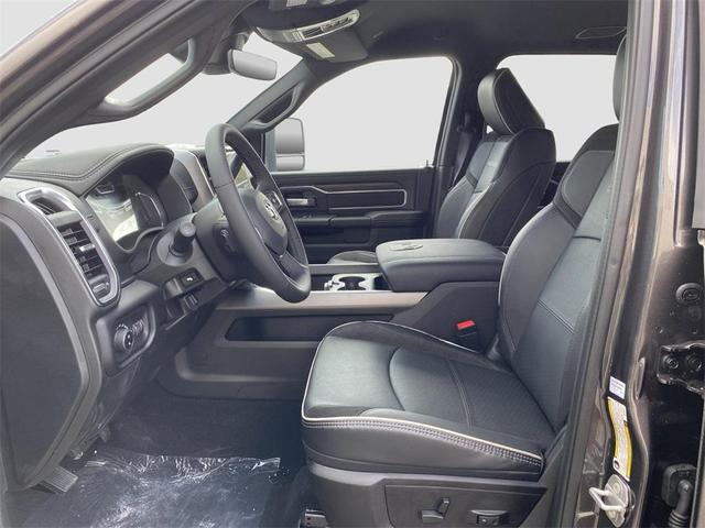 Photo of 2025 Granite Crystal Metallic Clearcoat RAM 3500