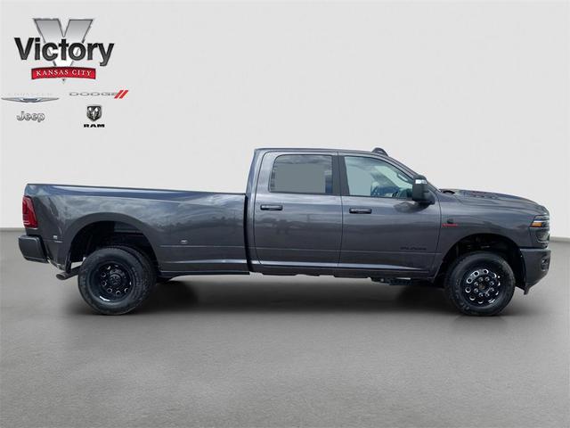 Photo of 2025 Granite Crystal Metallic Clearcoat RAM 3500