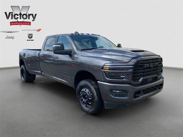 Photo of 2025 Granite Crystal Metallic Clearcoat RAM 3500
