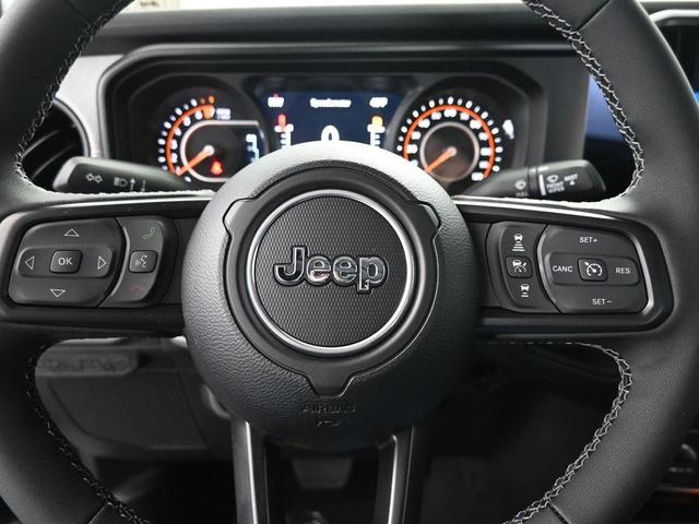 Photo of 2025 Black Clearcoat Jeep Gladiator