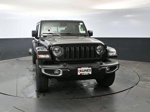 Photo of 2025 Black Clearcoat Jeep Gladiator