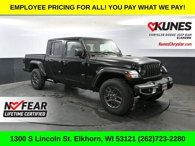 Photo of 2025 Black Clearcoat Jeep Gladiator