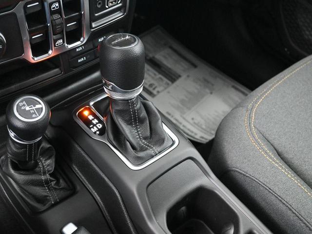 Photo of 2025 Black Clearcoat Jeep Gladiator