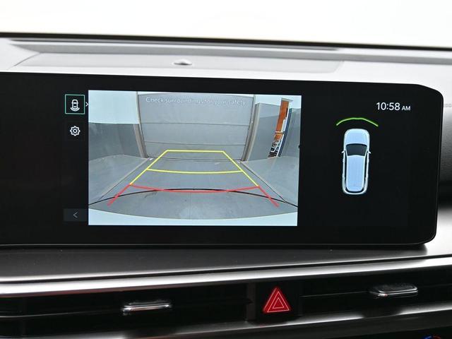Photo of 2024 Glacial White Pearl Kia Sorento