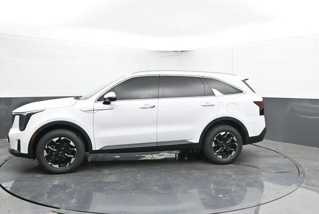 Photo of 2024 Glacial White Pearl Kia Sorento
