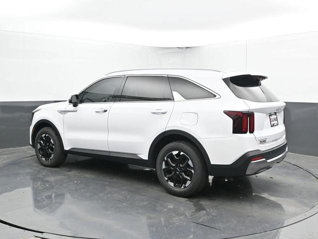 Photo of 2024 Glacial White Pearl Kia Sorento