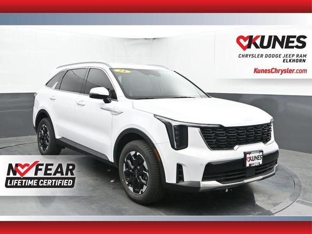 Photo of 2024 Glacial White Pearl Kia Sorento