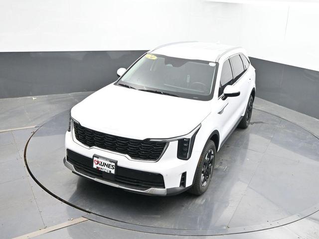 Photo of 2024 Glacial White Pearl Kia Sorento