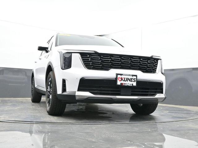 Photo of 2024 Glacial White Pearl Kia Sorento