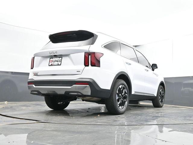 Photo of 2024 Glacial White Pearl Kia Sorento