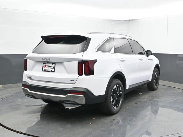 Photo of 2024 Glacial White Pearl Kia Sorento