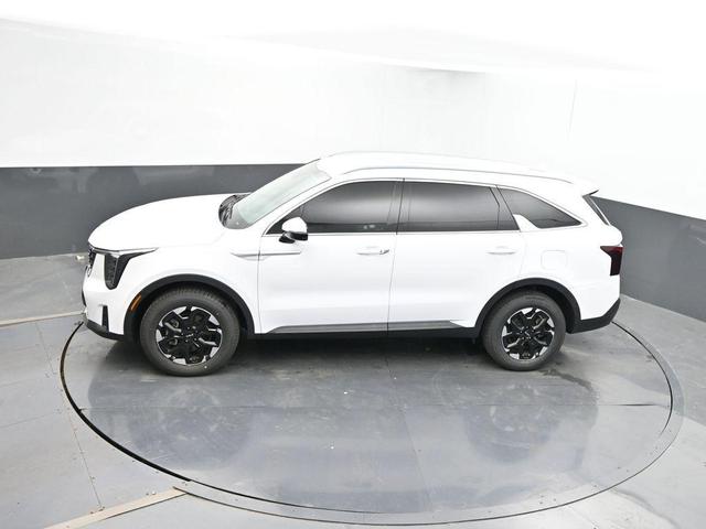 Photo of 2024 Glacial White Pearl Kia Sorento