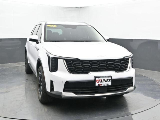 Photo of 2024 Glacial White Pearl Kia Sorento