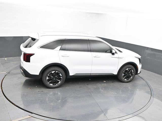 Photo of 2024 Glacial White Pearl Kia Sorento