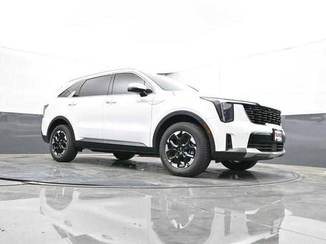 Photo of 2024 Glacial White Pearl Kia Sorento