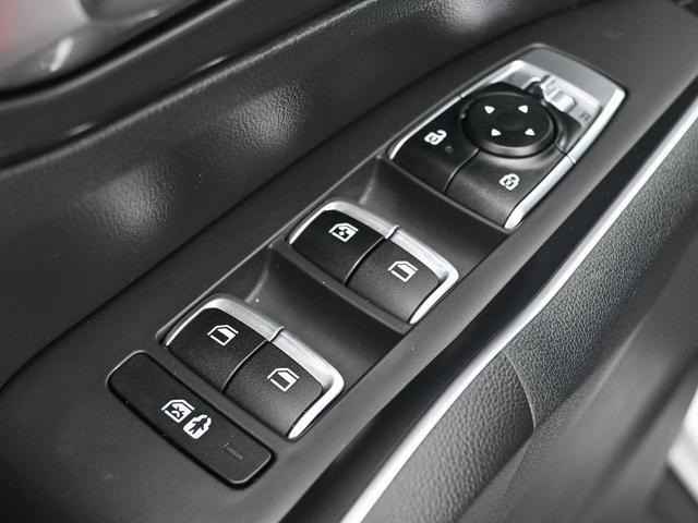 Photo of 2024 Glacial White Pearl Kia Sorento