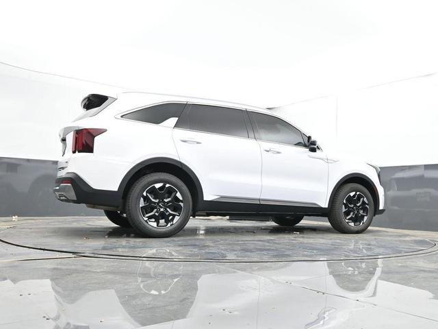 Photo of 2024 Glacial White Pearl Kia Sorento