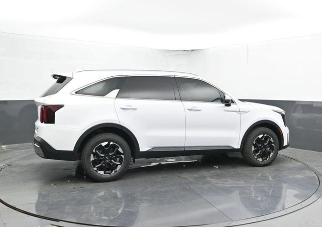 Photo of 2024 Glacial White Pearl Kia Sorento