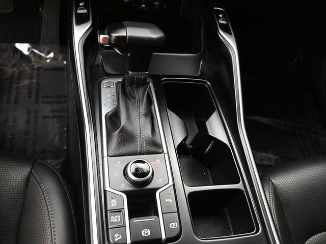 Photo of 2024 Glacial White Pearl Kia Sorento