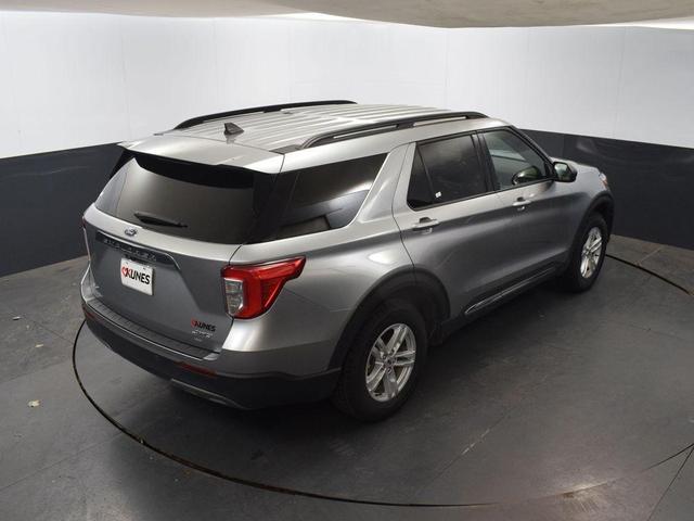Photo of 2023 Silver Metallic Ford Explorer