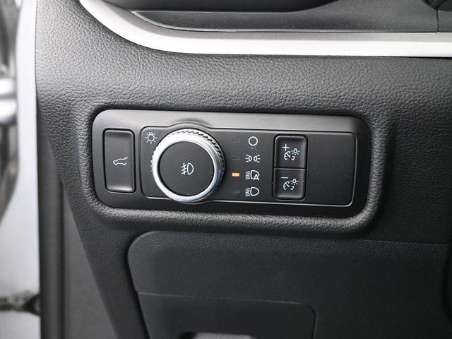 Photo of 2023 Silver Metallic Ford Explorer
