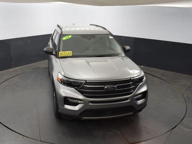Photo of 2023 Silver Metallic Ford Explorer