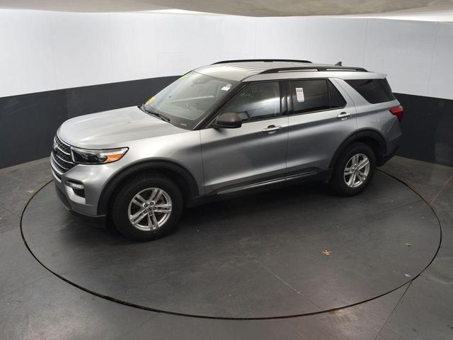 Photo of 2023 Silver Metallic Ford Explorer