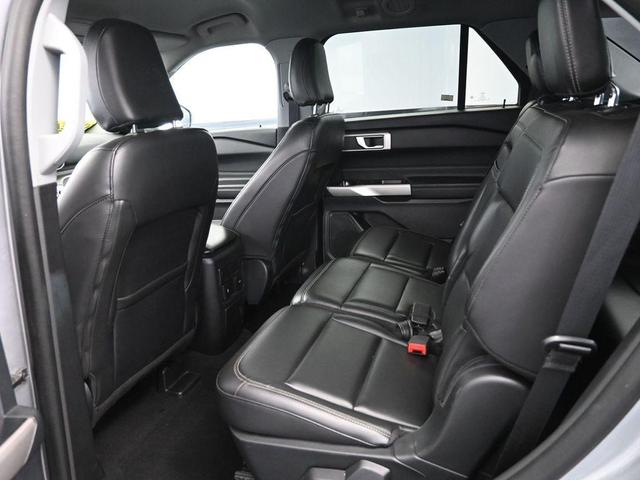 Photo of 2023 Silver Metallic Ford Explorer