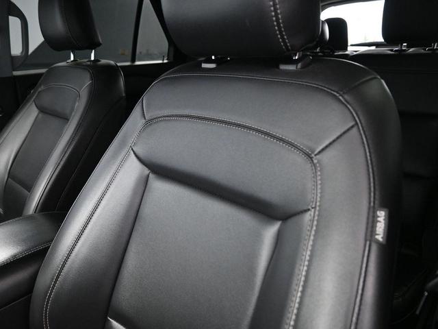 Photo of 2023 Silver Metallic Ford Explorer
