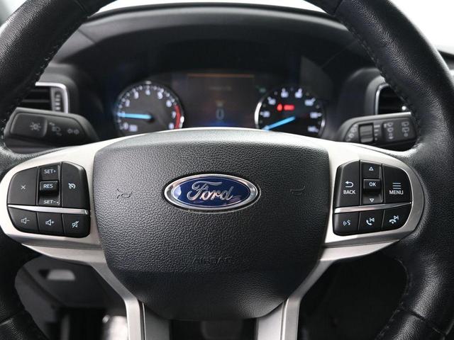 Photo of 2023 Silver Metallic Ford Explorer
