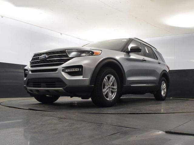 Photo of 2023 Silver Metallic Ford Explorer