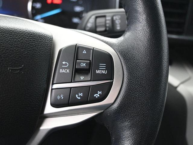 Photo of 2023 Silver Metallic Ford Explorer