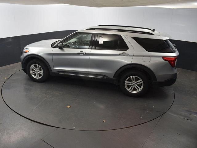 Photo of 2023 Silver Metallic Ford Explorer