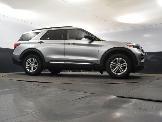 Photo of 2023 Silver Metallic Ford Explorer