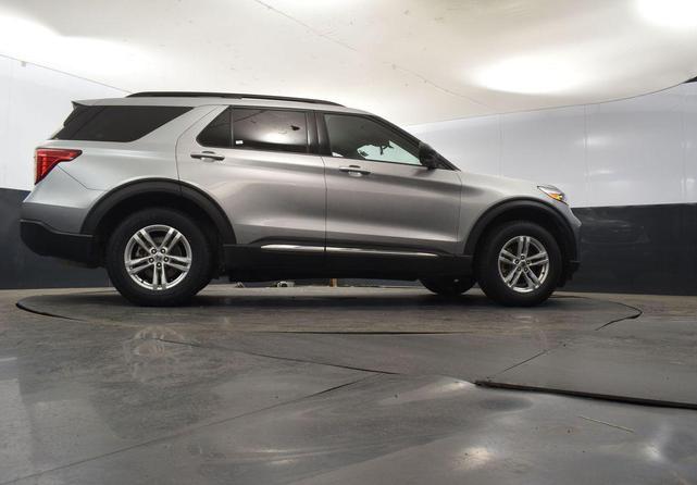 Photo of 2023 Silver Metallic Ford Explorer