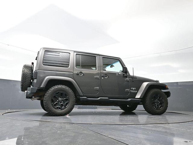 Photo of 2016 Granite Crystal Clearcoat Metallic Jeep Wrangler Unlimited