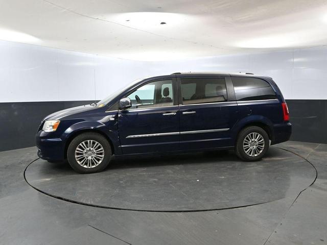 Photo of 2014 True Blue Pearlcoat Chrysler Town & Country