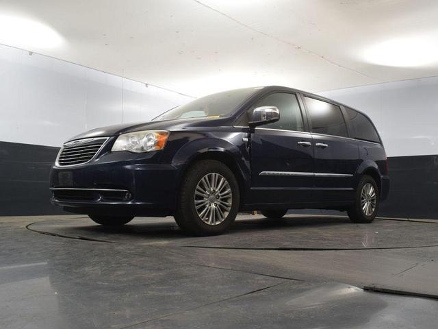 Photo of 2014 True Blue Pearlcoat Chrysler Town & Country