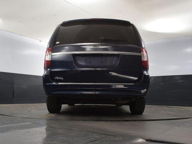 Photo of 2014 True Blue Pearlcoat Chrysler Town & Country