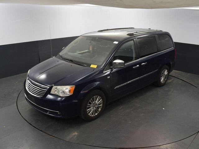 Photo of 2014 True Blue Pearlcoat Chrysler Town & Country