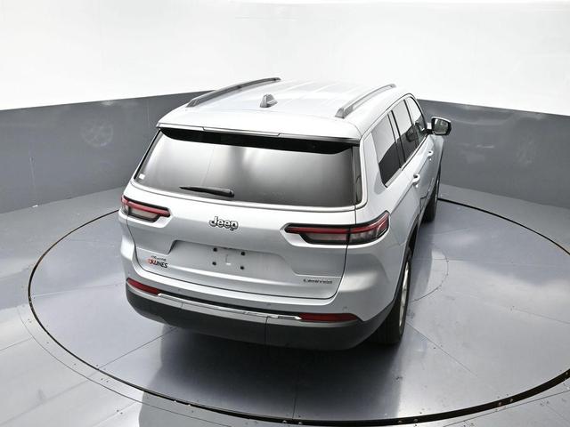 Photo of 2023 Silver Zynith Jeep Grand Cherokee L