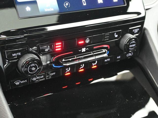 Photo of 2025 Silver Zynith Jeep Grand Cherokee