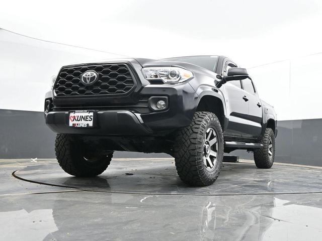 Photo of 2020 Black Toyota Tacoma