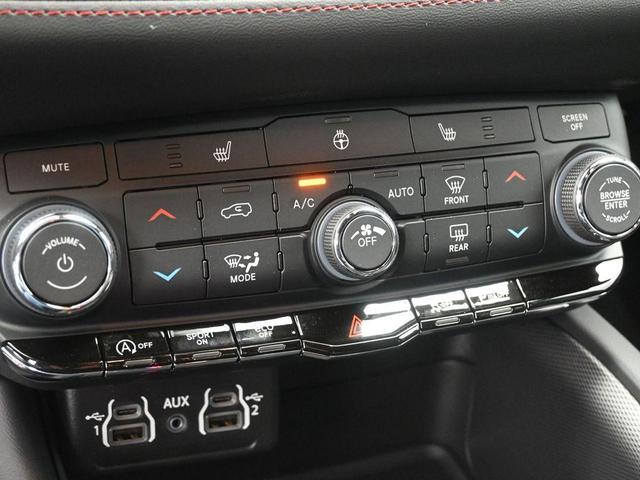 Photo of 2026 White Knuckle Clearcoat Dodge Durango
