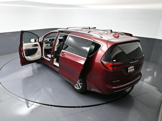 Photo of 2021 Velvet Red Pearlcoat Chrysler Pacifica