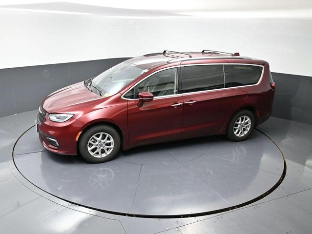 Photo of 2021 Velvet Red Pearlcoat Chrysler Pacifica