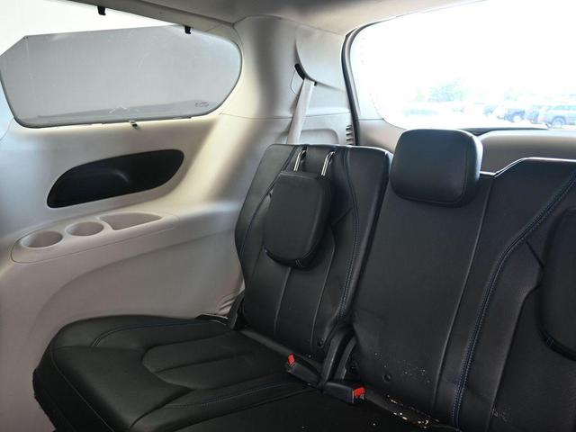 Photo of 2021 Velvet Red Pearlcoat Chrysler Pacifica