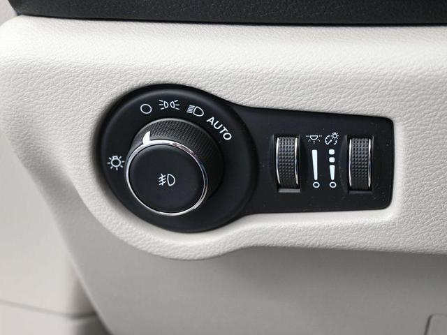 Photo of 2021 Velvet Red Pearlcoat Chrysler Pacifica