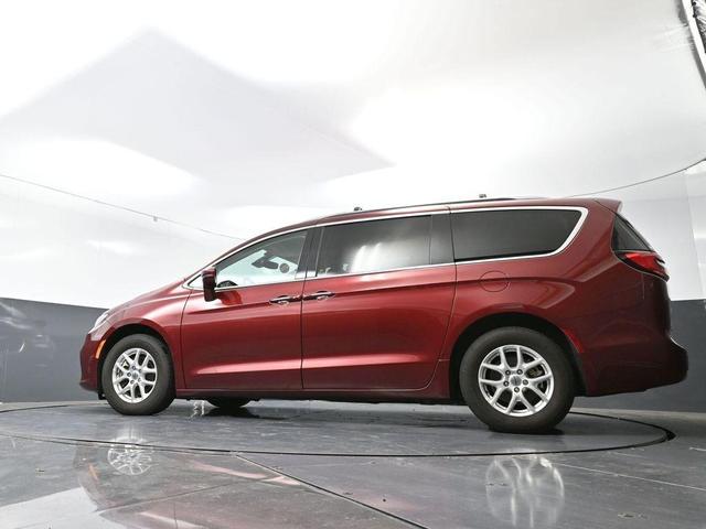 Photo of 2021 Velvet Red Pearlcoat Chrysler Pacifica