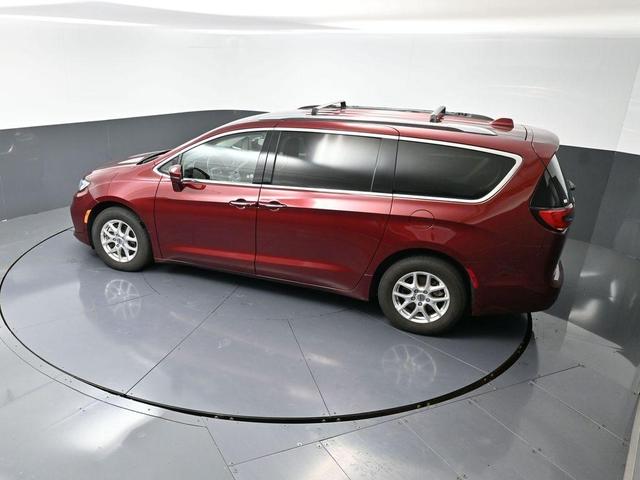 Photo of 2021 Velvet Red Pearlcoat Chrysler Pacifica